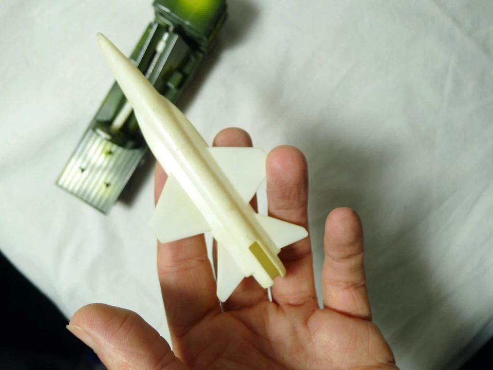 VECCHIO MODELLINO militare US NAVY CAMION RAZZO LANCIA MISSILE MIRA 1/64 - Immagine 4 di 4