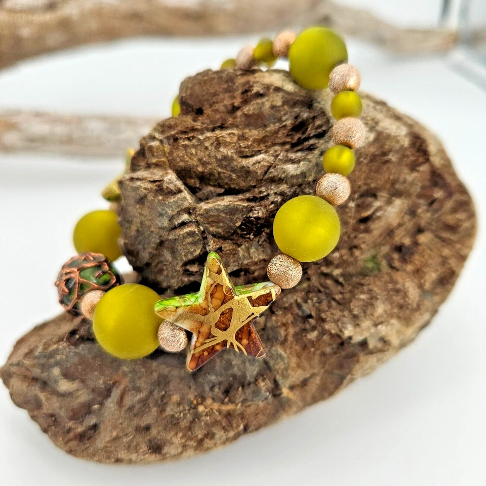 Armband Grün Gold Stern Weihnachteb handarbeit Perlen Damen Schmuck Verspielt - Bild 3 von 4