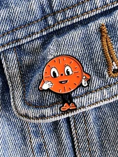 Loki / Marvel - Miss Minutes clock Enamel Pin / Badge - NEW EXCELLENT CONDITION