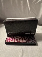 Mary Kay Perfect Palette 107064 Unfilled Refillable Compact Case W/Mirror NIB
