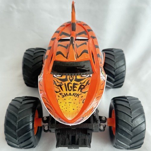HOT WHEELS MONSTER TRUCK RC 1:24 Radio Control TIGER SHARK Monster Jam - Picture 3 of 7