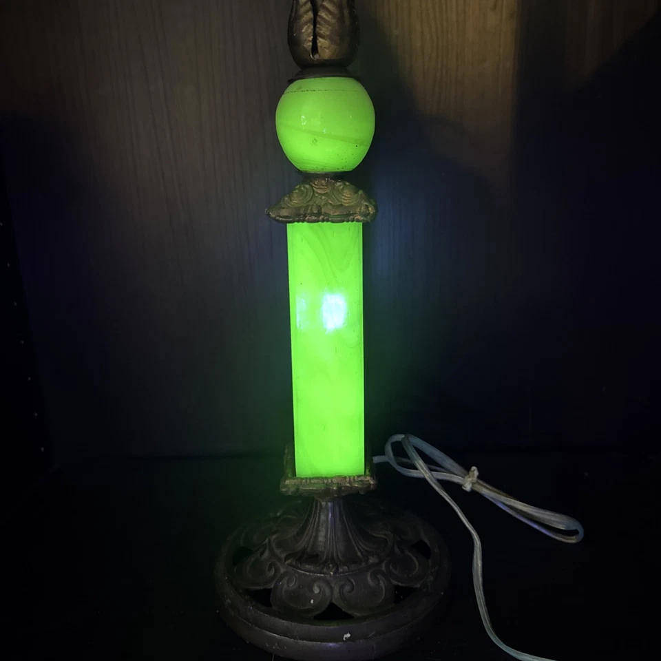 Uranium Slag Glass Jadeite Table Lamp Art Deco Antique  Houze Akro Agate - Image 2 of 4