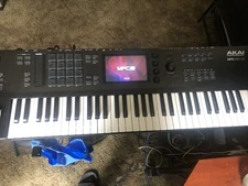 Akai MPC Key 61 Standalone Sampler and Sequencer