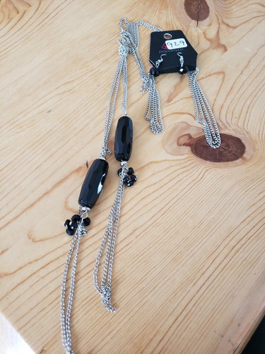 929 SILVER W/ BLACK BEADS NECKLACE SET 