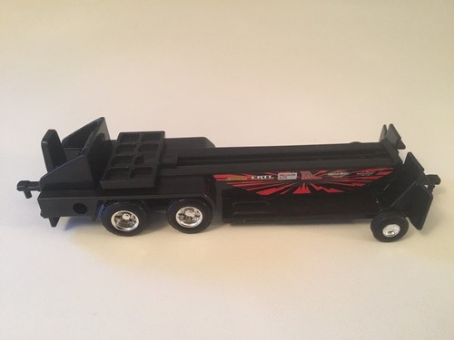 1:64 Case IH Mighty Magnum Puller Tractor and Sled Set By Ertl - Picture 8 of 8
