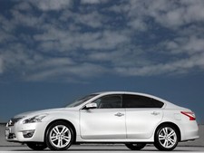 Cars nissan altima australia Desk Mat Stitched
