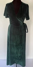 BALTIC BORN Ribbed Emerald Green Velvet Short Sleeve Wrap Maxi Dress Size M NWT