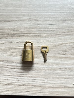 Authentic Louis Vuitton Lock And Key Set #301
