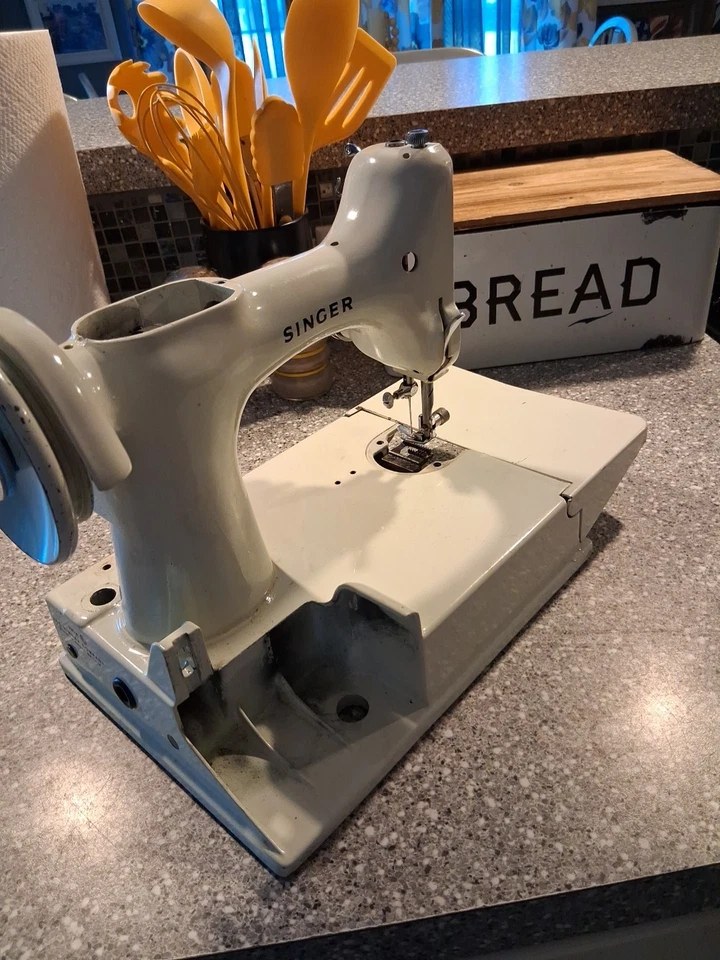 Casco Singer blanco peso pluma Foto 3 de 4