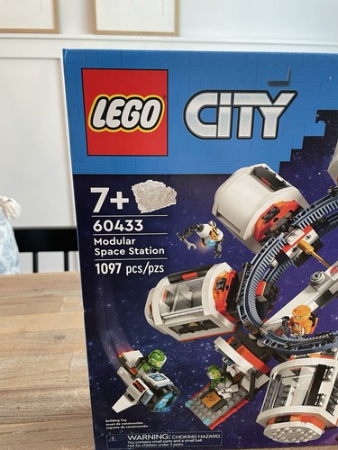 LEGO® City Modular Space Station 60433 New Sealed FREE SHIPPING - Picture 2 of 11