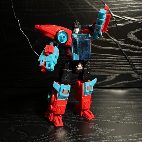 Transformers: Legacy - Autobot Pointblank (Deluxe Class, 2022, TL-15) Loose - Picture 2 of 15