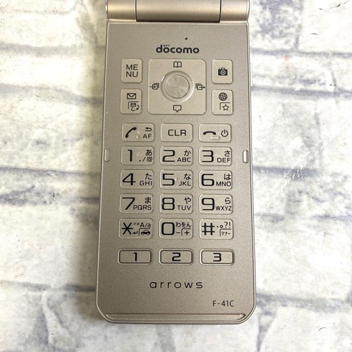 Docomo Arrows F41C Silver Flip Phone 47 Inch Display Physical Keypad Unisex - Picture 3 of 12