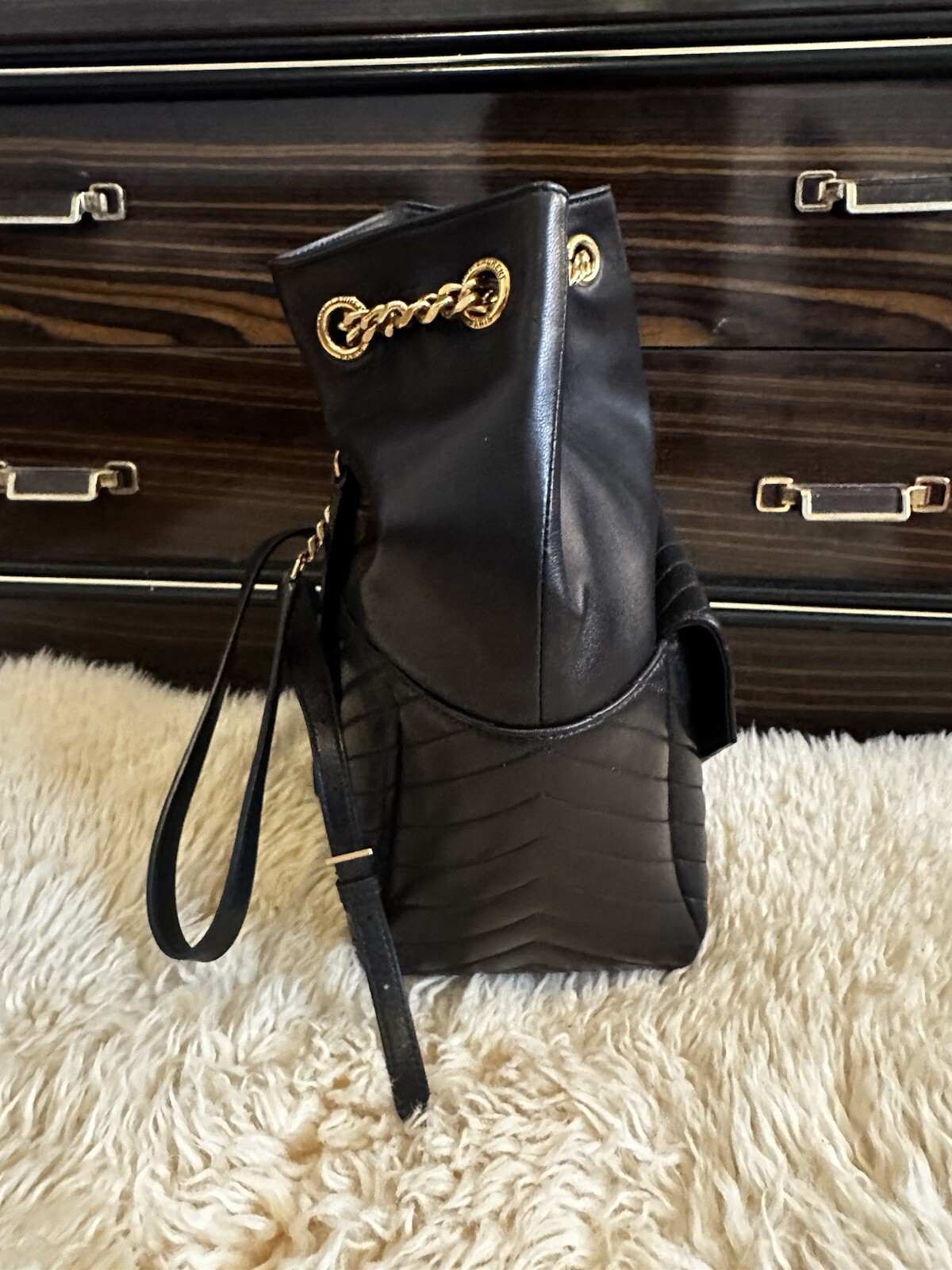 Saint Laurent Joe piccola borsa a secchiello in pelle trapuntata donna nera