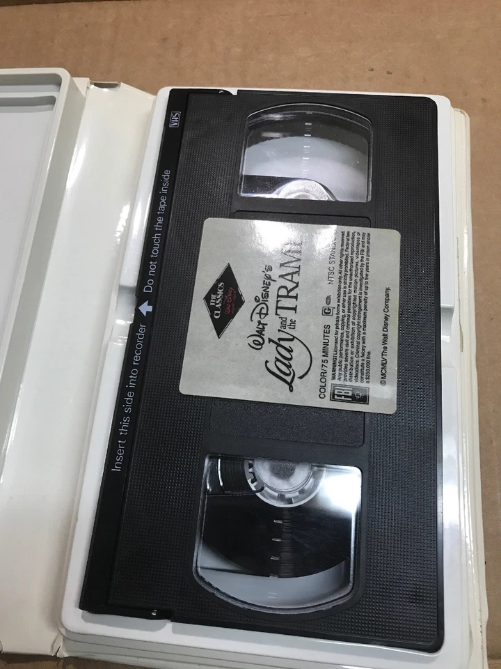 Walt Disney's Lady and the Tramp Black Diamond VHS The Classics Edition Red Sig - Image 4 of 4