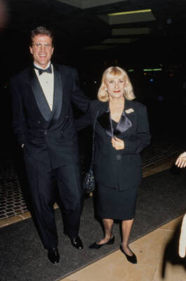 Ted Danson wearing a tuxedo bow tie his wife Casey who wears a- 1992 Old Photo