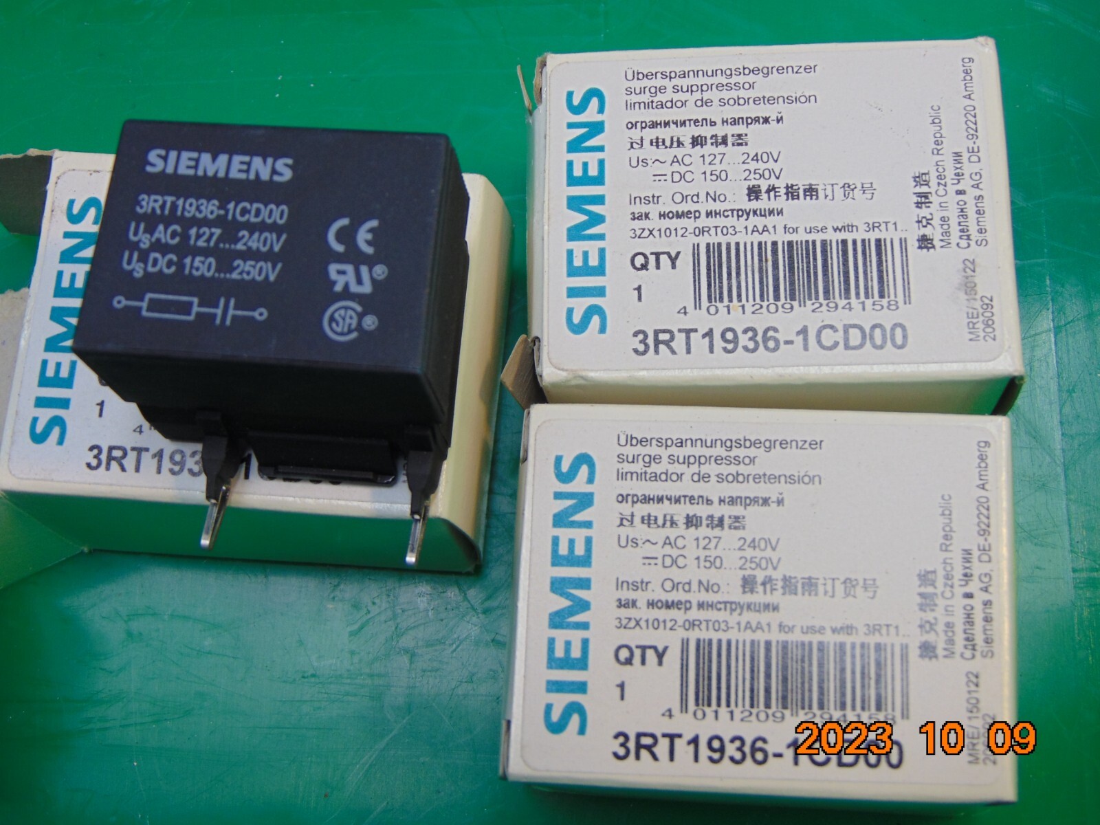 (1) SIEMENS 3RT1926-1CD00 SURGE SUPPRESSOR 127-240VAC 150-250VDC