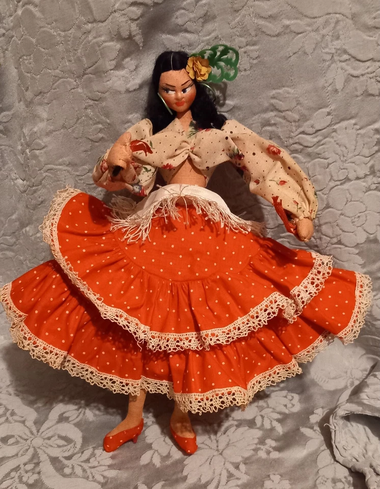 GRANDE POUPEE COSTUMEE EN  TISSU DANSEUSE FLAMENCO   HAUTEUR 29 CM ANNEES 1950 - Photo 2/4