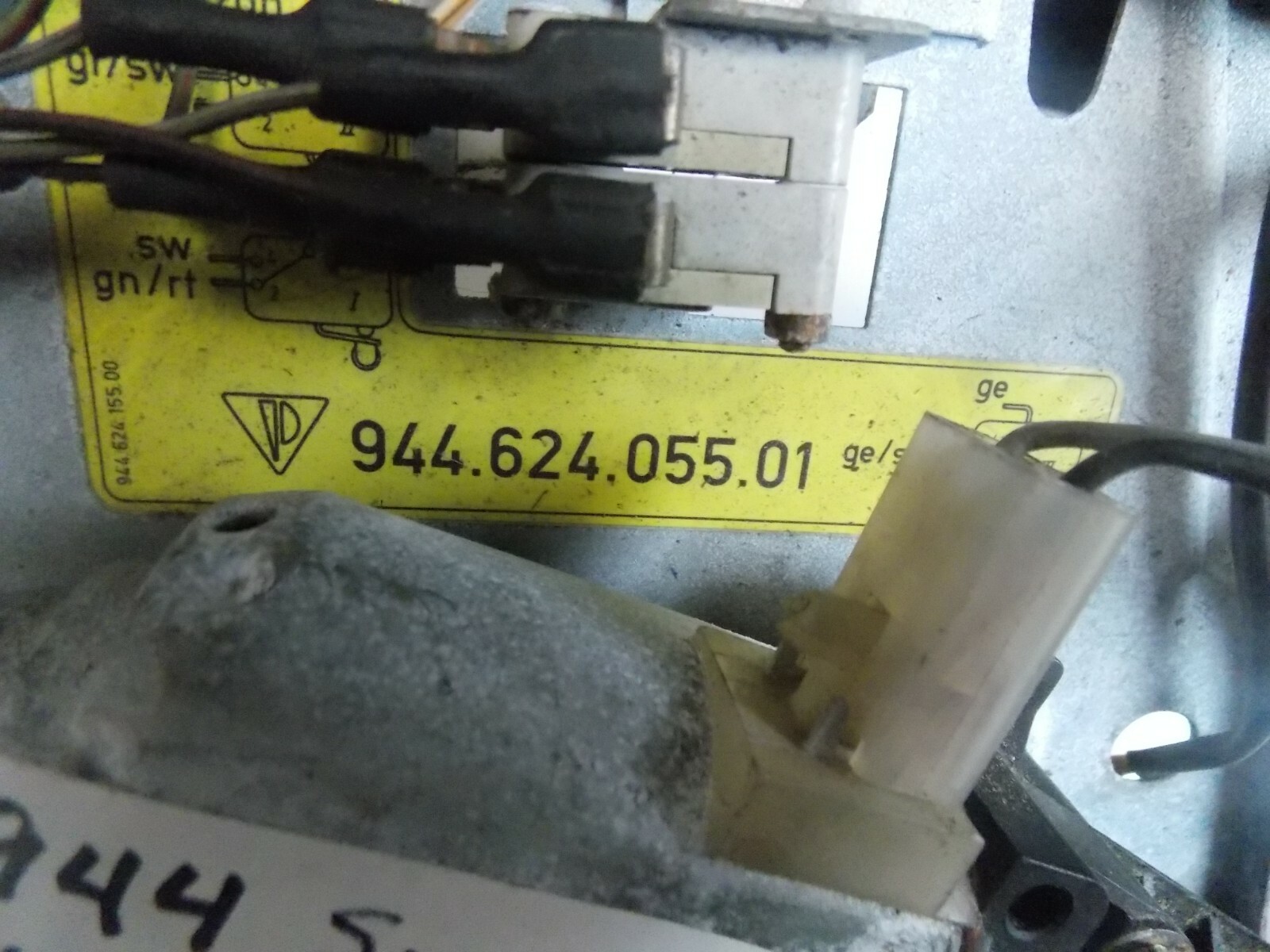 PORSCHE 944 951 TURBO S2 968 SUNROOF DRIVE MOTOR & RELAYS WITH MICRO SWITCHES eBay