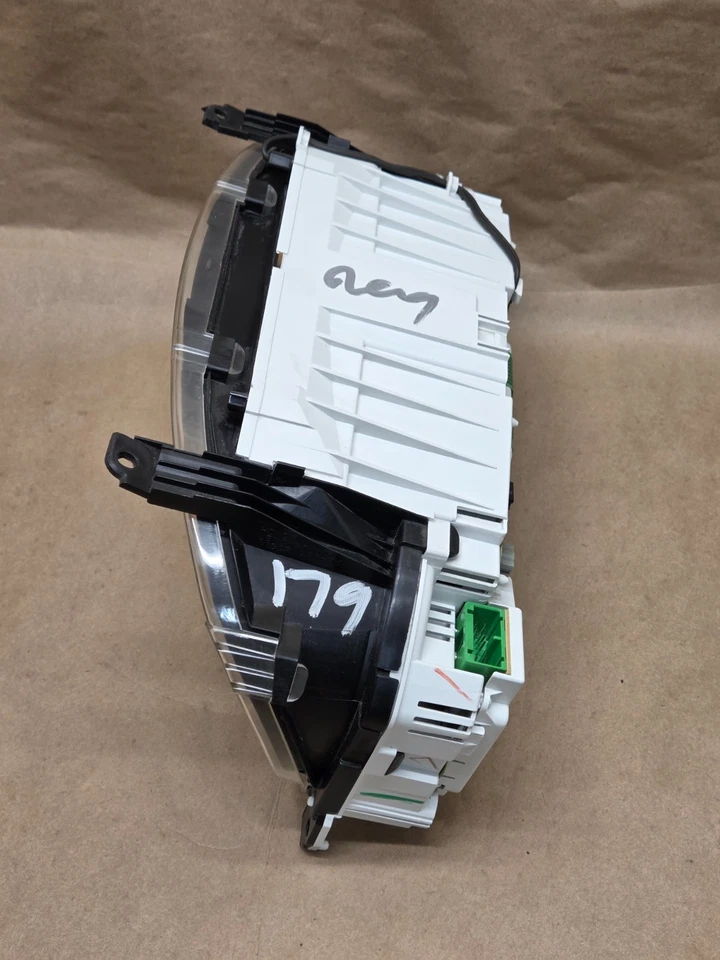 Honda Civic 1996-2000 sedán clúster velocímetro 179.876 millas Foto 4 de 4