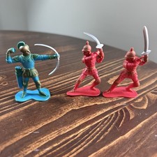 Vintage Medieval Knight Figures Figurines Red Blue Plastic Set of 3