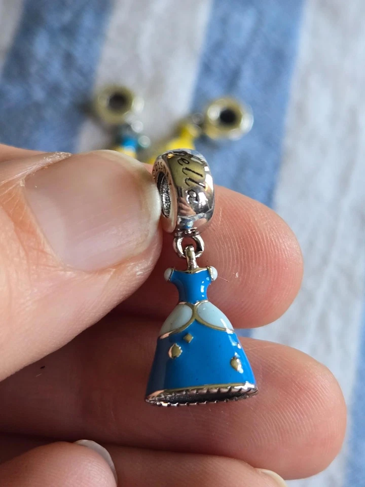 Juego de dijes de vestir esmaltados Pandora Foto 2 de 4