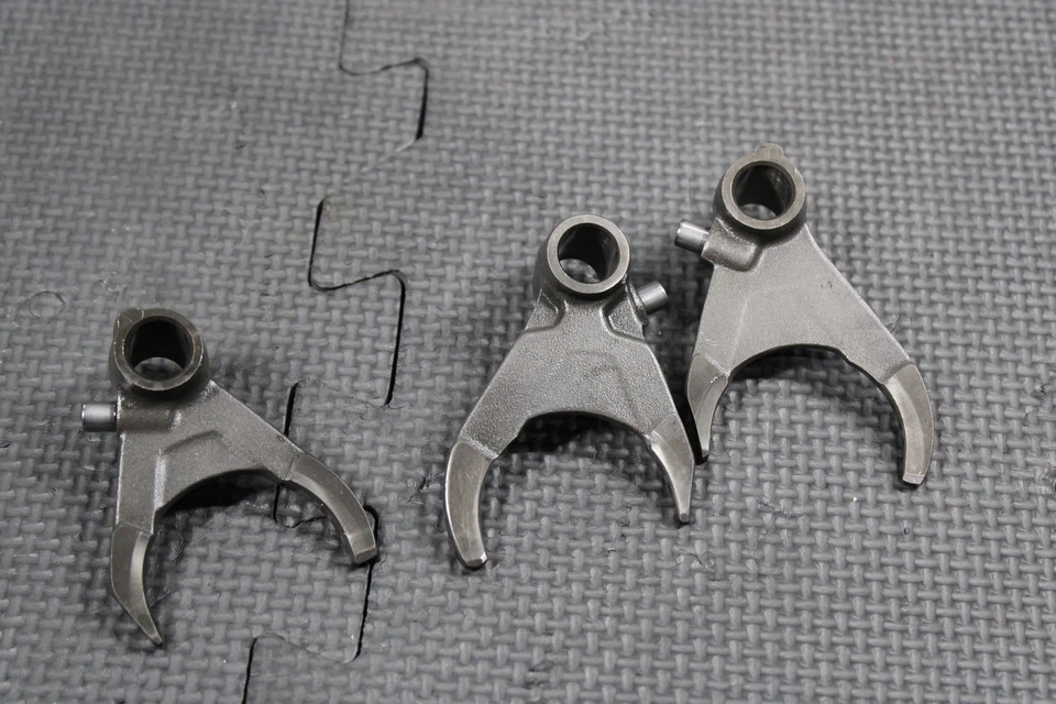 2016 KTM 13-16 250 XCW 6 SPEED OEM ENGINE TRANSMISSION TRANS GEARBOX FORKS SHAFT - Image 3 of 4