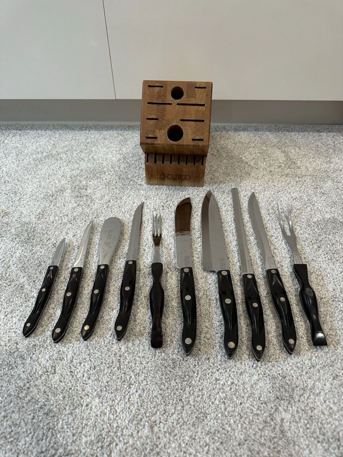 Cutco Homemaker Set with Block for +8 Table Knives, 11 Pieces, Forever Guarantee
Opens in a new wind