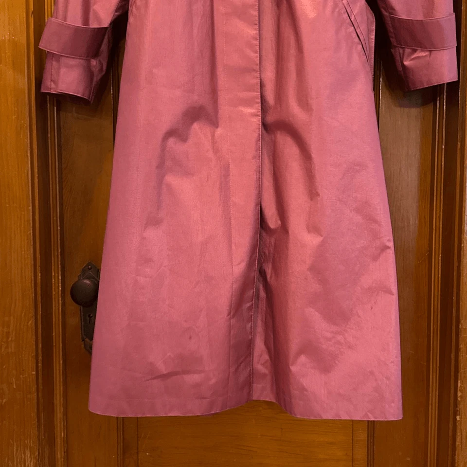 Abrigo de lluvia largo British Mist vintage rosa brillante para mujer 9/10 Foto 3 de 4