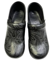 Dansko Black Women’s Size 40 Clogs Excellent used condition