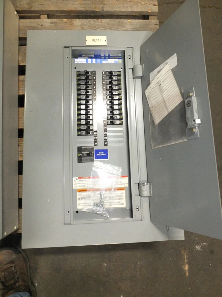 CUADRADO D - NQOD - 100 AMPERIOS - 208/120 VOLTIOS - PANEL INTERRUPTOR PRINCIPAL - 30 ESPACIOS #309 Foto 2 de 4