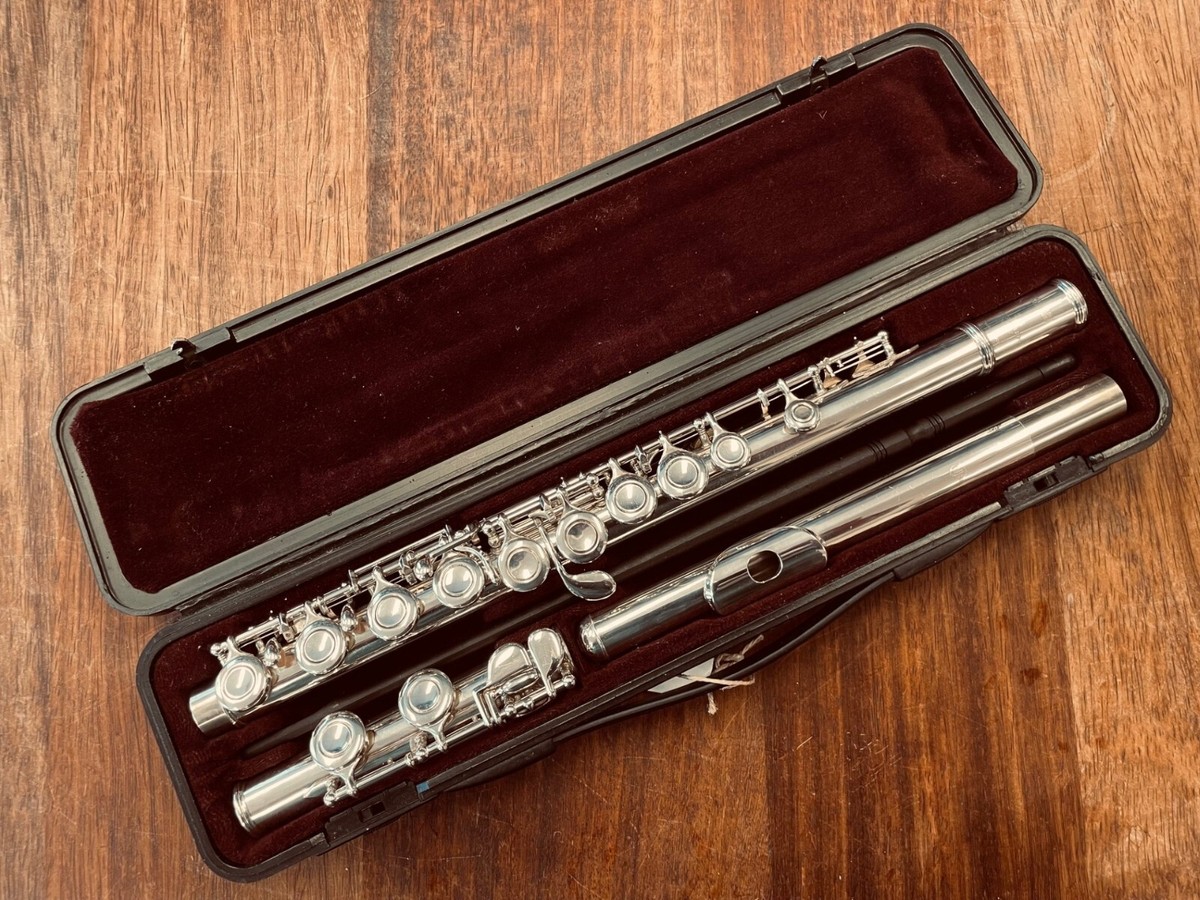 Vintage YAMAHA FLUTE - YFL 211 SL - STERLING LIP PLATE/Emech Vintage YAMAHA FLUTE - YFL 211 SL - STERLING LIP PLATE/Emech