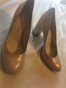 anne klein lonnie pump