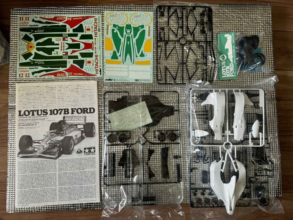TAMIYA LOTUS 107B FORD ボディパーツセット Tamiya 1/20 Lotus 107B Ford 1993 Grand Prix Series No38