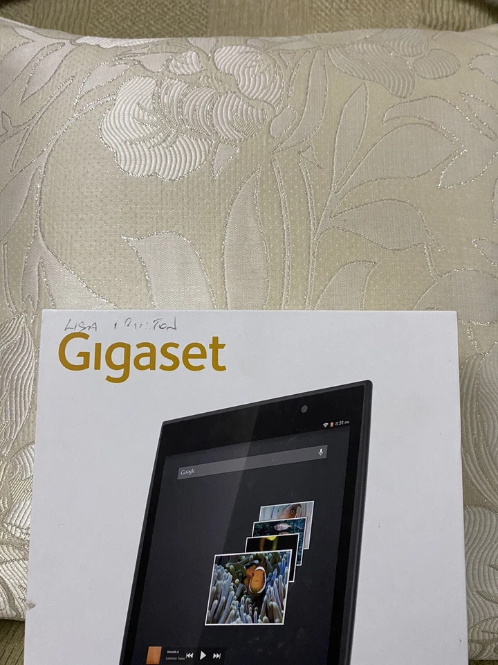 Gigaset QV830 8GB Wi-Fi Tablet 8” Silver Boxed - Image 2 of 4