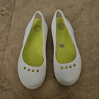 Crocs Women’s Ballet Flats Slip On Round Toe White/Yellow Logo Comfort W6 — photo 1