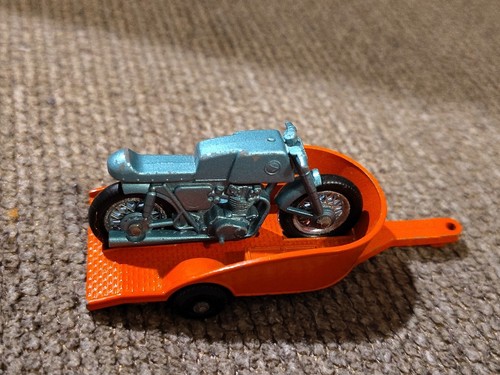 LESNEY MATCHBOX No. 38 HONDA MOTORCYCLE WITH ORANGE TRAILER - Picture 8 of 9