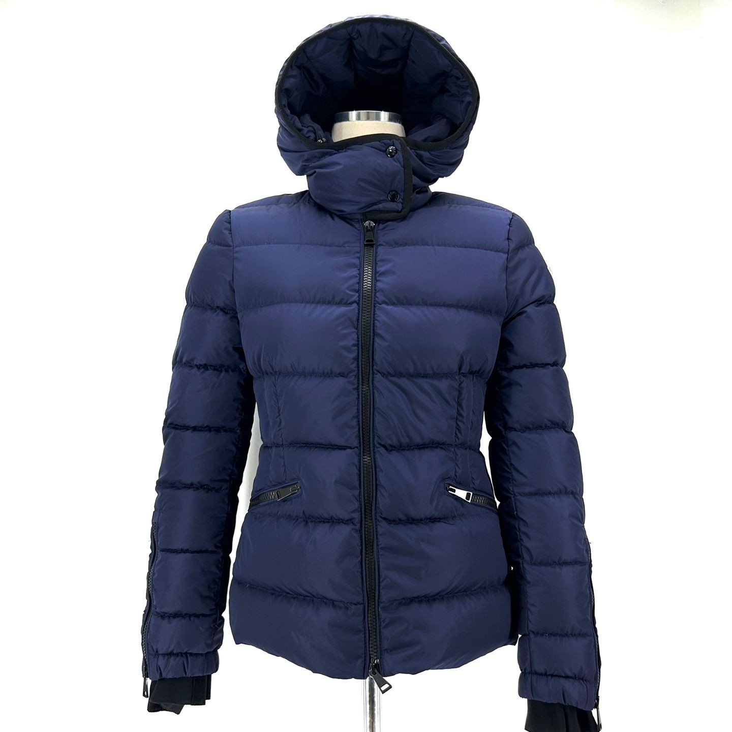 Moncler Veteran Women's Short Down Jacket 152171866 thumbnail 2
