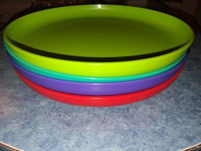 Tupperware Kids Round Party Plates 4pc Set Raised Edges 9-1/2'' Multi Color Clean