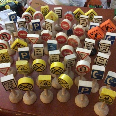 50 Wood Street Signs Railroad Model Car Train Accessory  Stop Yield One Way