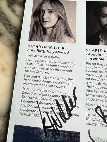 Theatre programme stage play signed by cast inc Ralph Fiennes and Miranda Raison - Picture 6 of 10