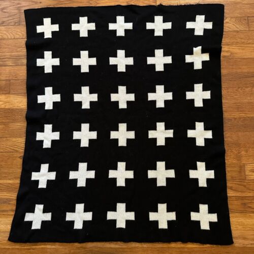 Swiss Cross Black And White Two Sides 2hollis Blanket - Picture 2 of 4