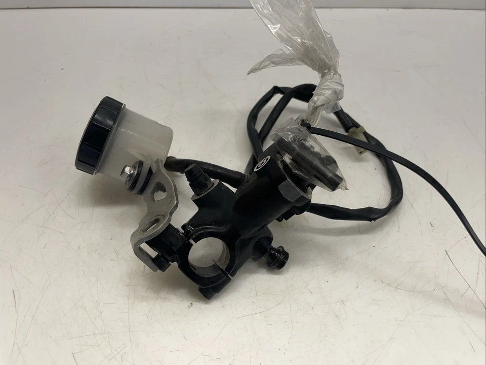 ♻️ Главный цилиндр переднего тормоза Triumph Speed Triple 1050 2011–2015 Brembo ♻️ - Изображение 2 из 4