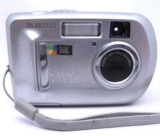 Vintage Kodak EasyShare CX7300 3.2 MP Digital Camera Nice Shape Works Well CA2