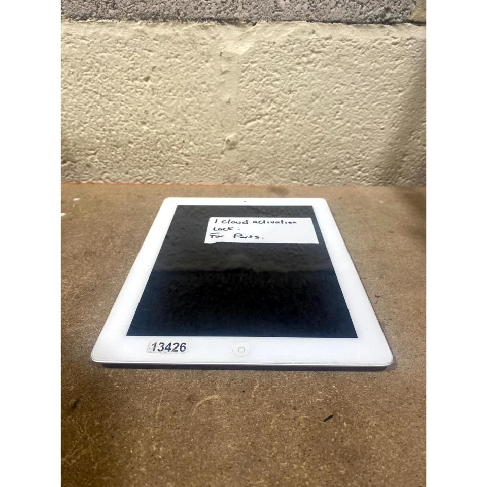 Apple iPad 2 A1395 iOS Tablet Silver 9.7" IPS LCD Display (512MB+16GB) Dual-Core - Image 2 of 4