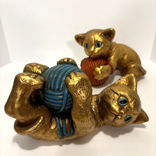 Libro de escultura de gatito arte progresivo vintage 1970 termina decoración retro color dorado