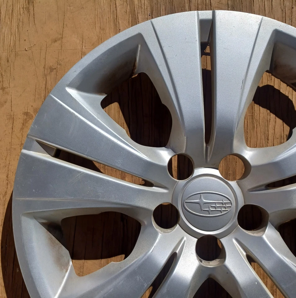 Subaru Legacy hubcap 2010-2014, fits 16" wheels part # 28811AJ00A,  60542 - Image 2 of 4