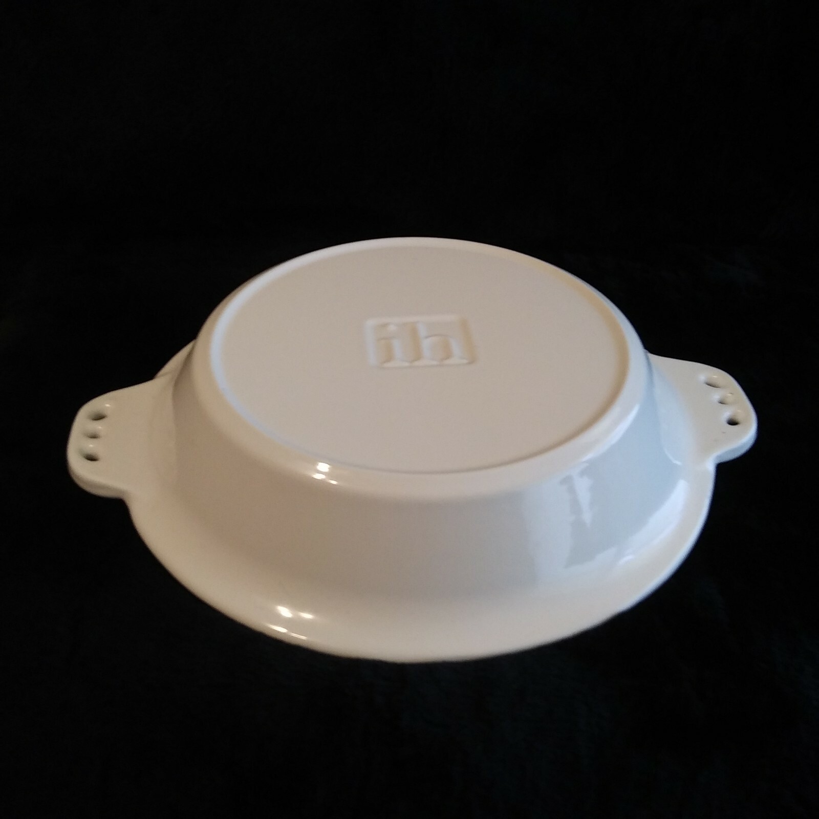 BELFER  White Enameled Cast Iron 10.25&rdquo; Pie Pan Heavy-Duty Limited Edition