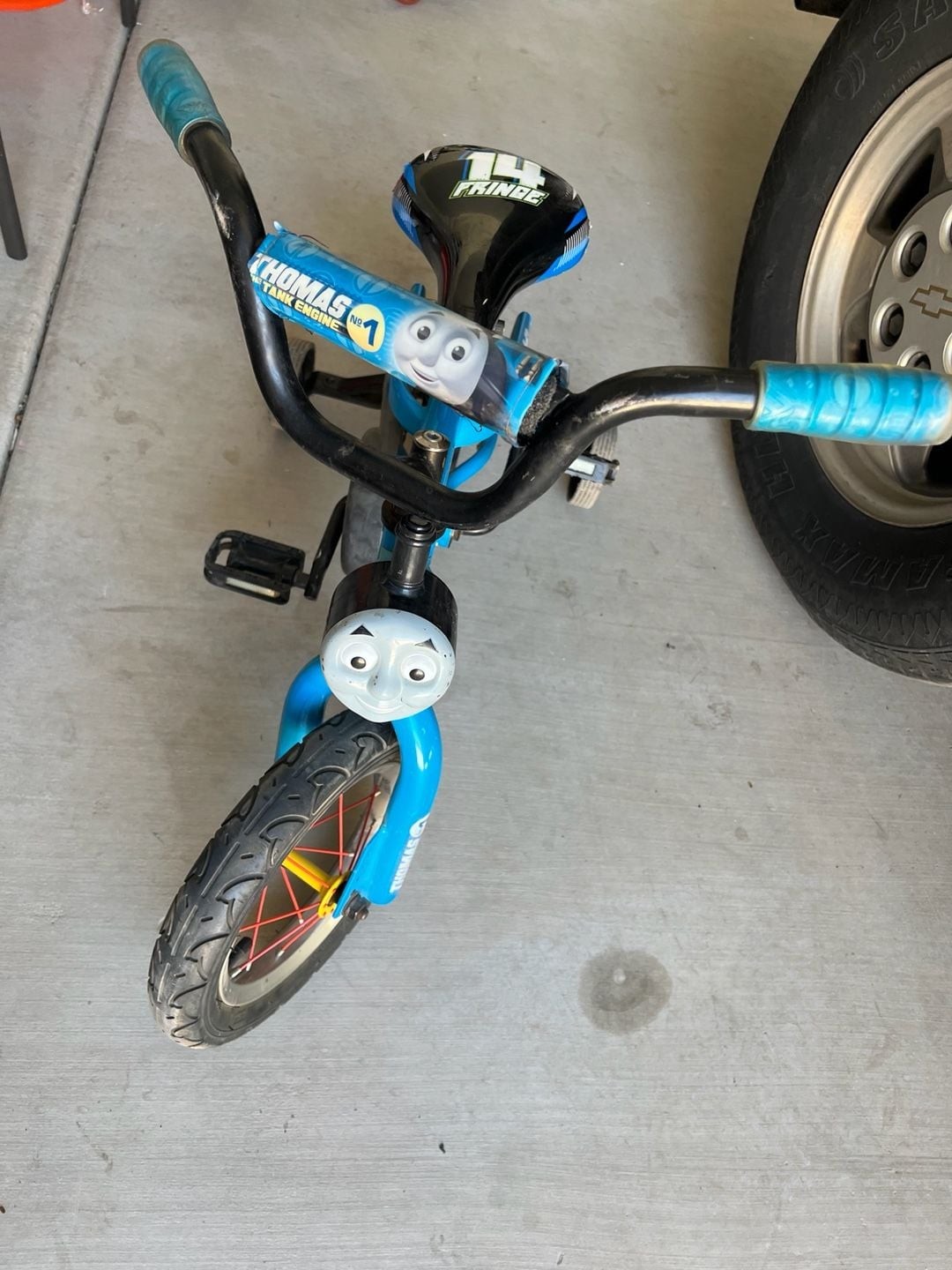 Dynacraft Thomas and Friends 10-Inch Youth Training Bike wit