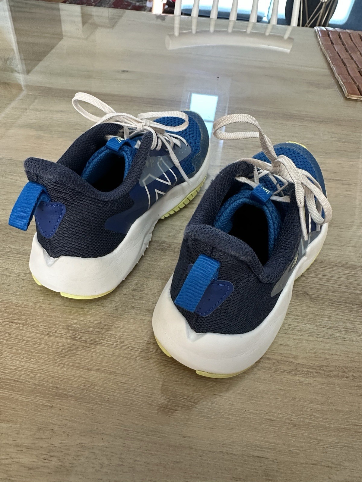 SAOLA New Balance BIG KIDS 2Y Rave Run V2 Scarpe da ginnastica stringate Blu