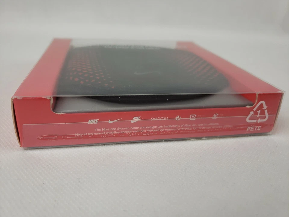 NIKE Sport ArmBand for iPod nano - Style AC1198 - Color Red/Black New Old Stock - Image 4 of 4